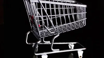 Market reyonunda küçük ev aletleri